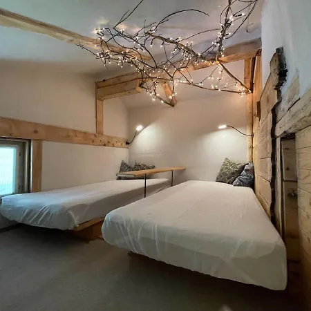 Backyard Mountain Hostel Mayrhofen Exterior photo