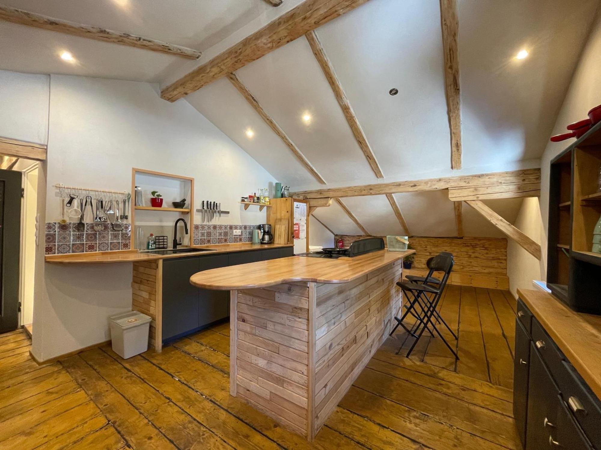 Backyard Mountain Hostel *